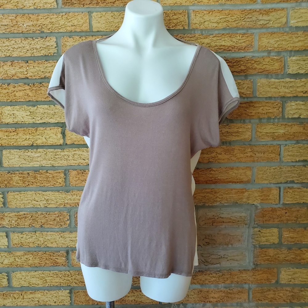 Tractr Beige and White Flowy Top Size Medium